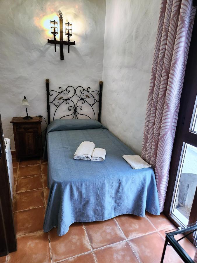 Posada La Plaza Canillas de Albaida Kültér fotó