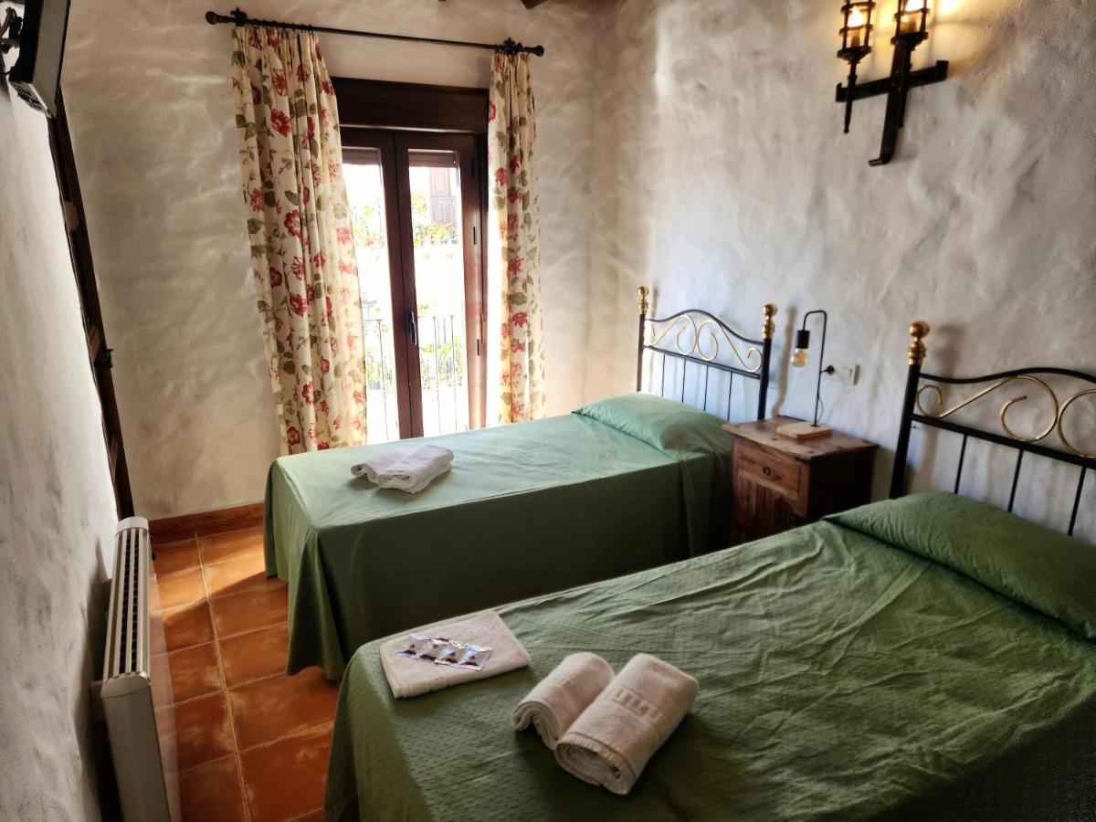 Posada La Plaza Canillas de Albaida Kültér fotó