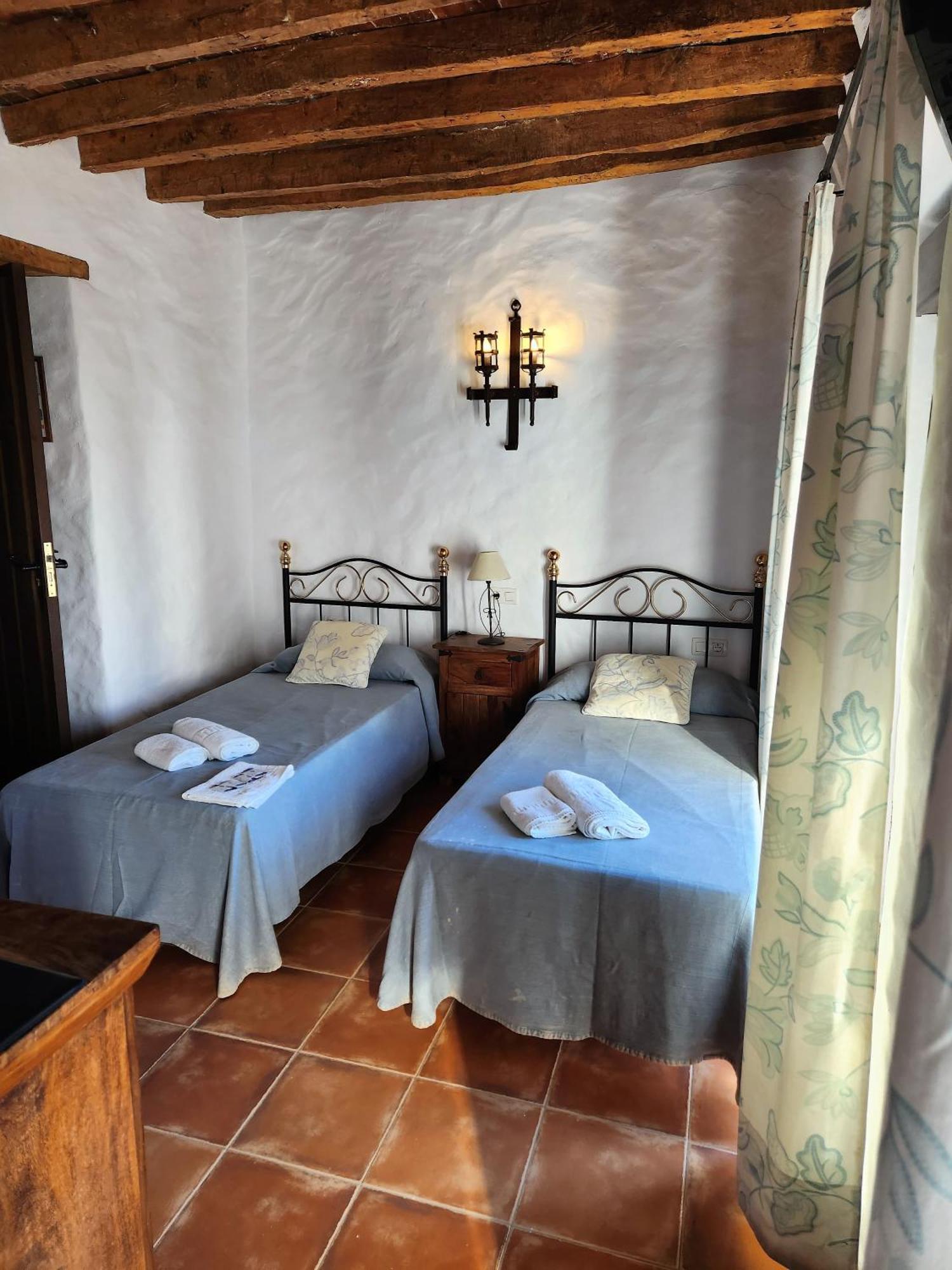 Posada La Plaza Canillas de Albaida Kültér fotó